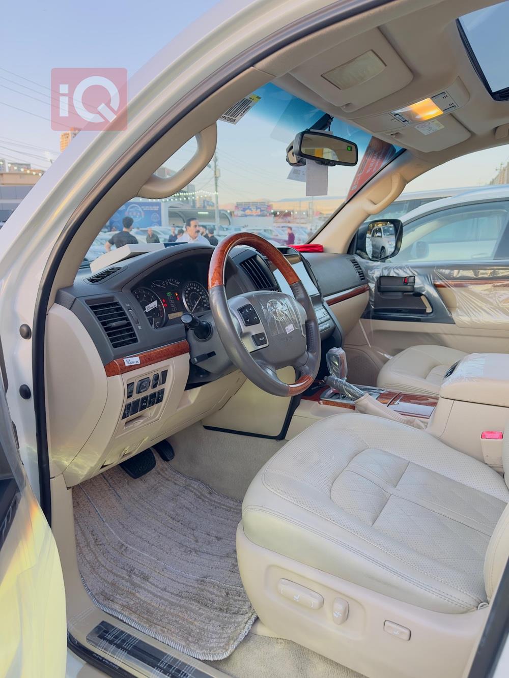 تۆیۆتا لاند کروزەر